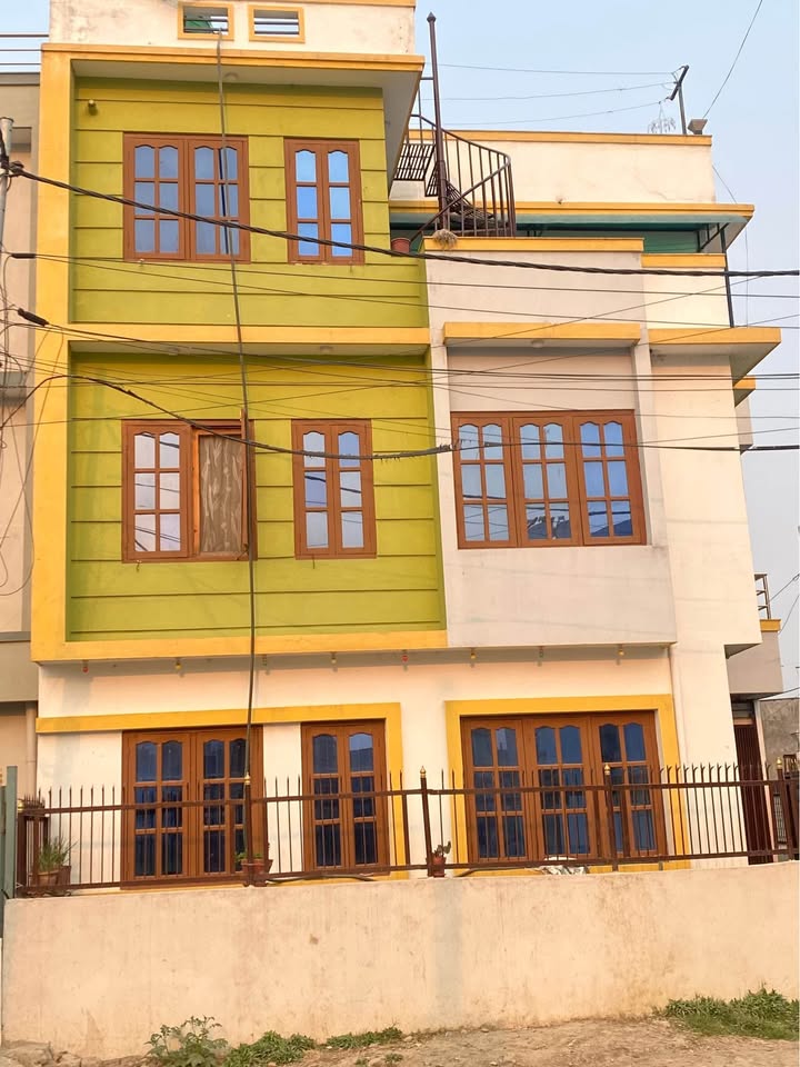 घर बिकृमा छ लिन चाहानु हुने मित्रहरुले सिधा सम्पर्क गर्न सक्नु हुनेछ