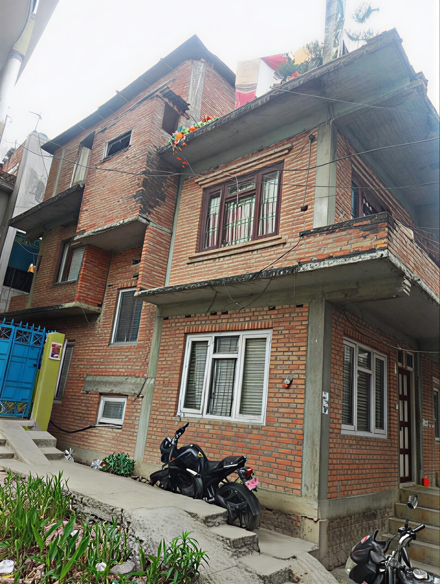 घर बिक्रीमा